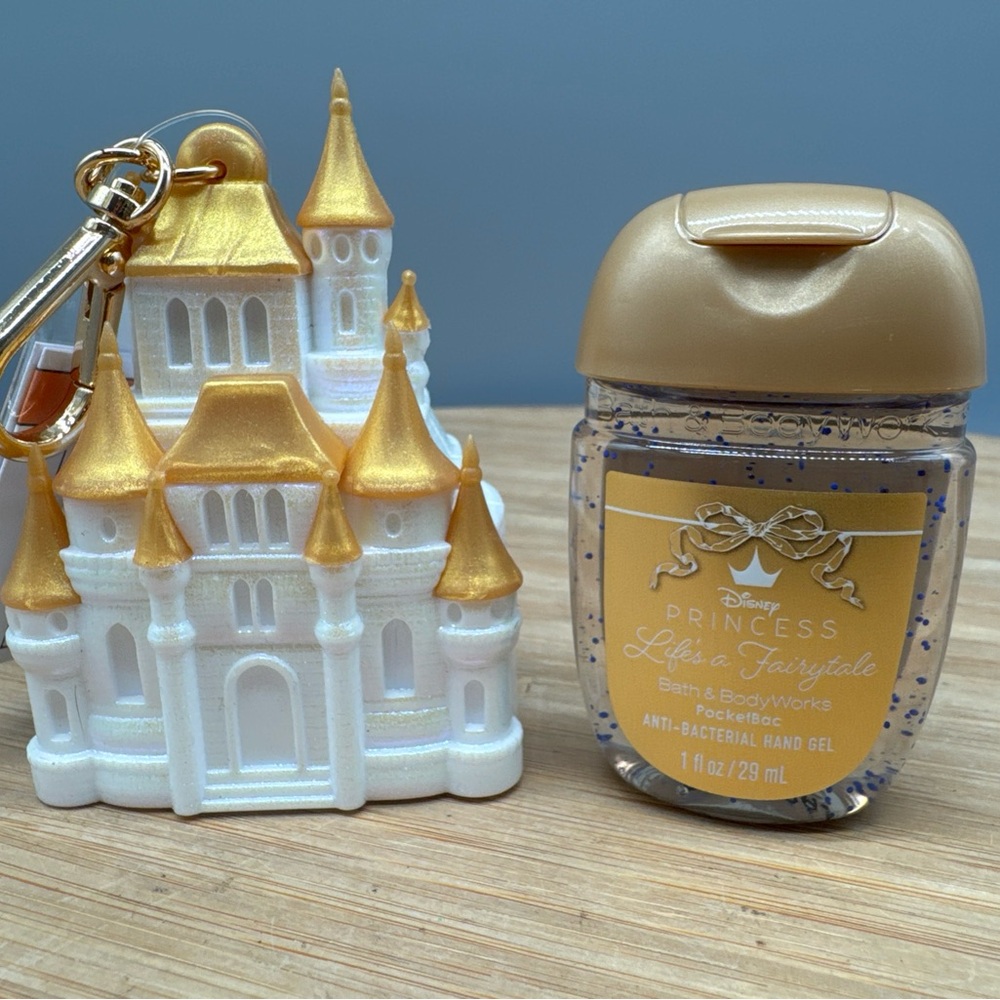 Bath & Body Works Disney Princess Light-Up Castle Pocketbac Holder 2026 Bundle. - Picture 3 of 4